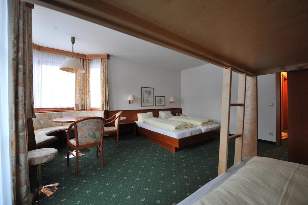 Salzburgerhof Jugend- Und Familienhotel 로페르 객실 사진