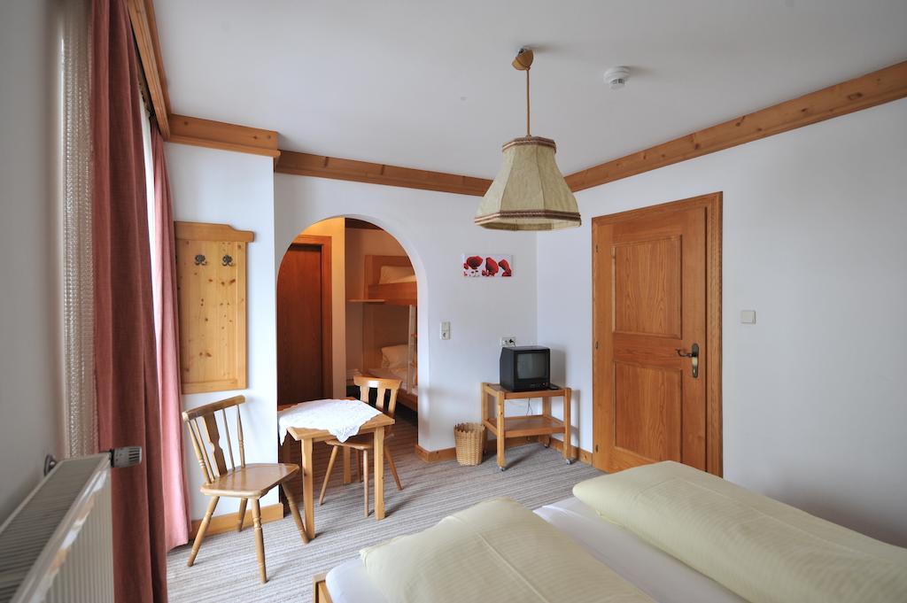 Salzburgerhof Jugend- Und Familienhotel 로페르 객실 사진