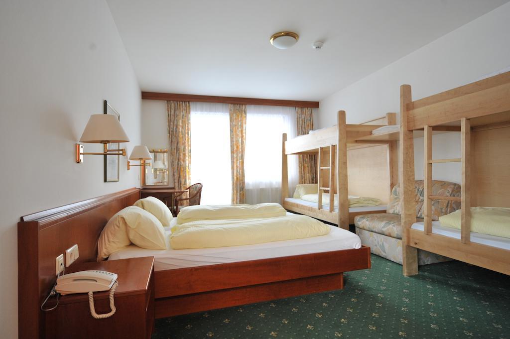 Salzburgerhof Jugend- Und Familienhotel 로페르 외부 사진